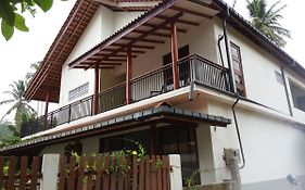 Talalla Sea Anemone Hotel